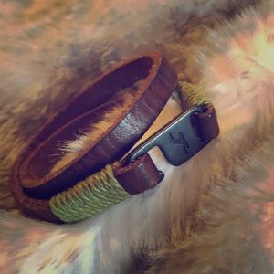 HOLLISTER Men’s Leather Wrap Bracelet